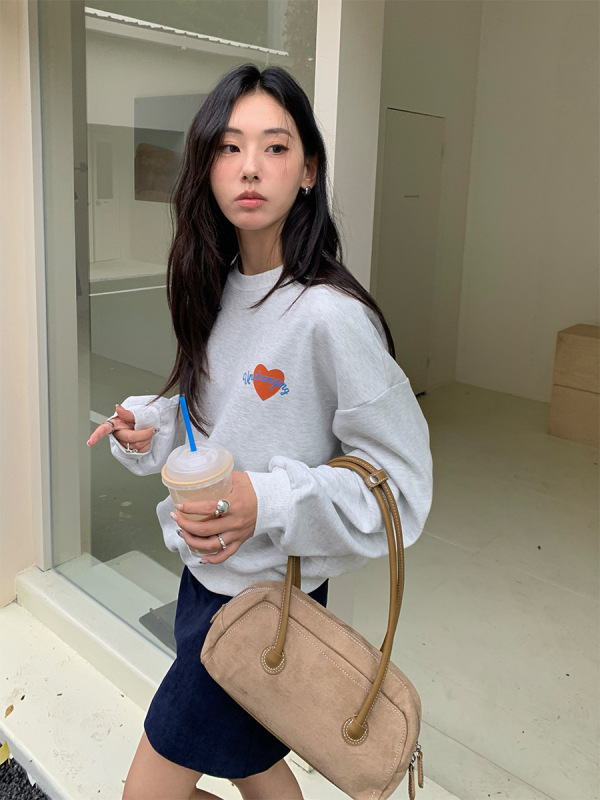 黄峥韩系爱心印花圆领长袖卫衣女2025秋季休闲百搭通勤上衣530919|undefined