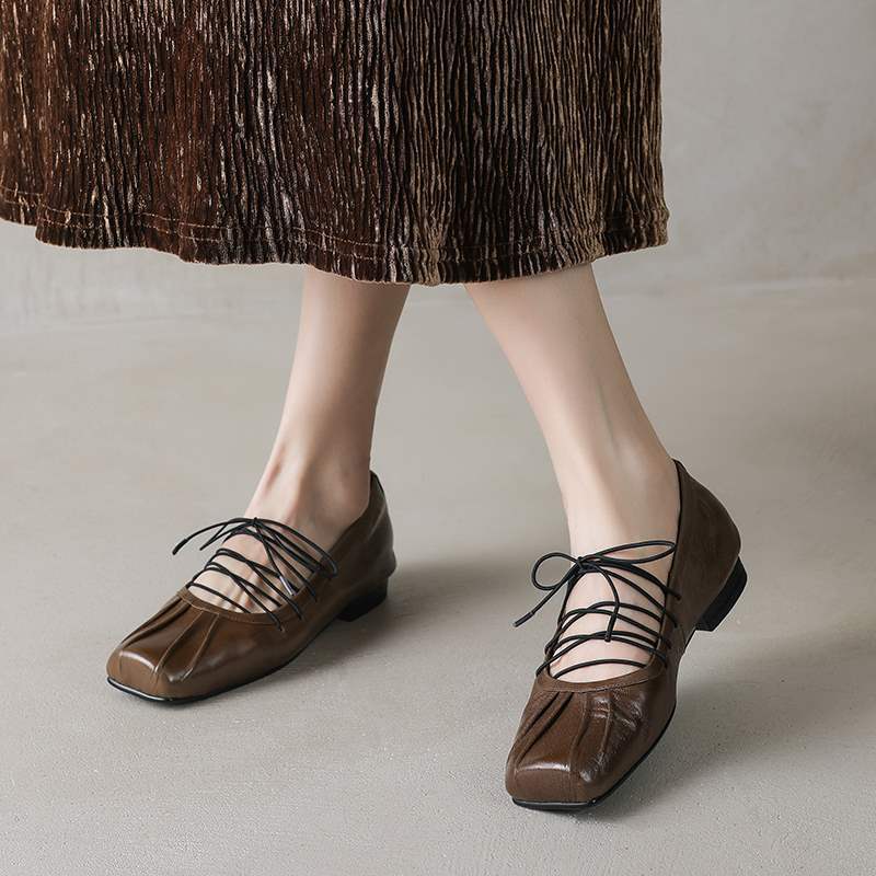 Retro Mary Jane shoes square toe with shoelaces