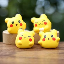 新品可爱动漫电老鼠树脂公仔玩偶可爱卖萌黄色老鼠潮玩动物小摆件