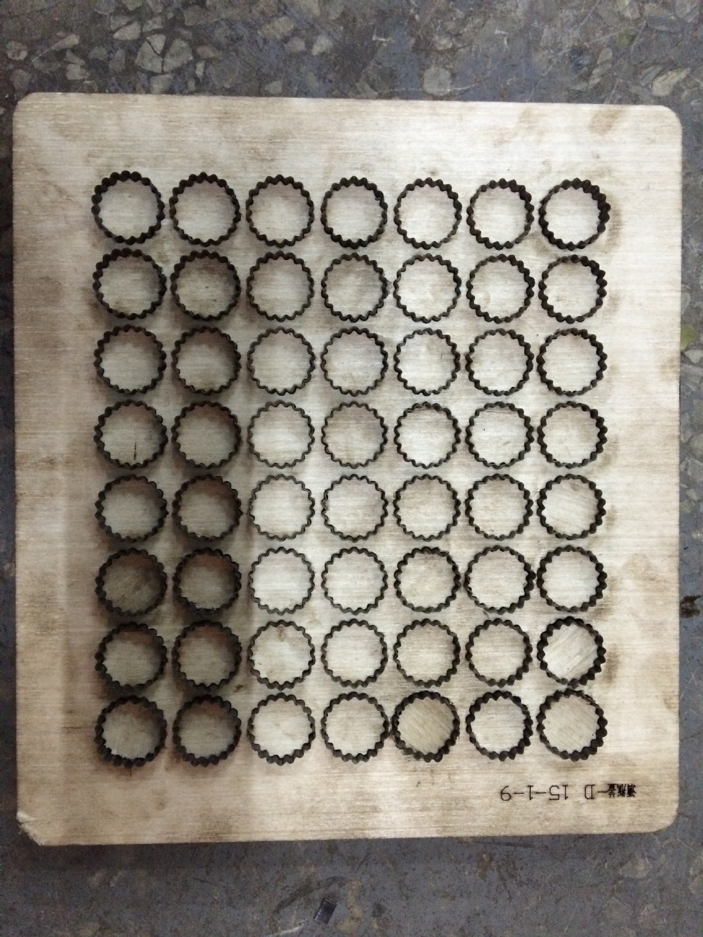 激光刀模木板模切冲压模具钢刀铁刀精密雕刻冲裁模胶板蚀刻厂家