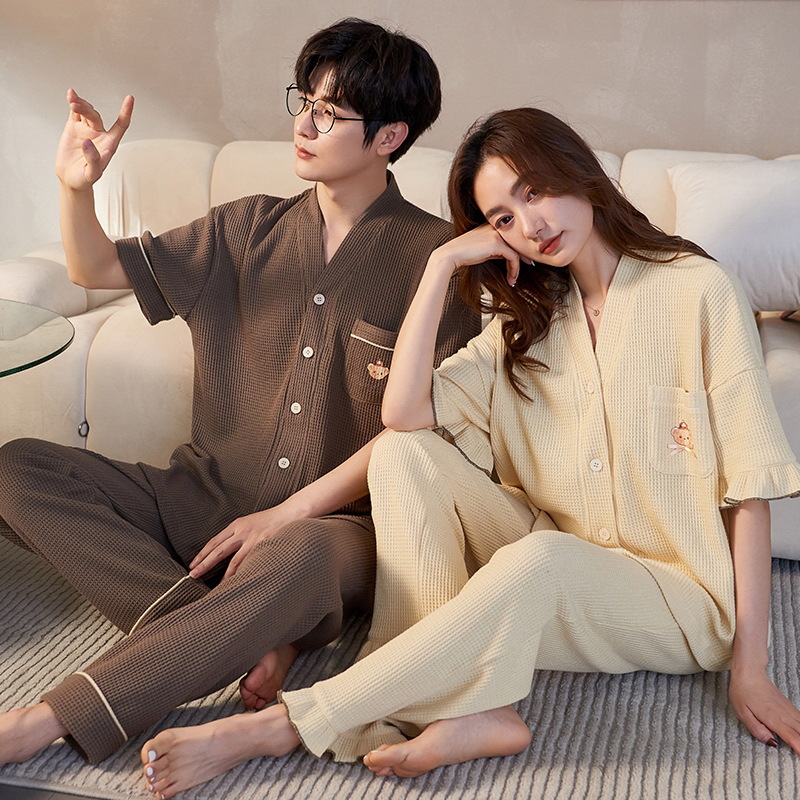 Estilo coreano nueva pareja waffle pijamas verano Pantalones casual de manga corta pareja cardigan con cuello en V traje de primavera y verano casa
