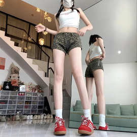 辣妹低腰显瘦牛仔短裤女美式复古小众豹纹包臀设计感废土风热裤子