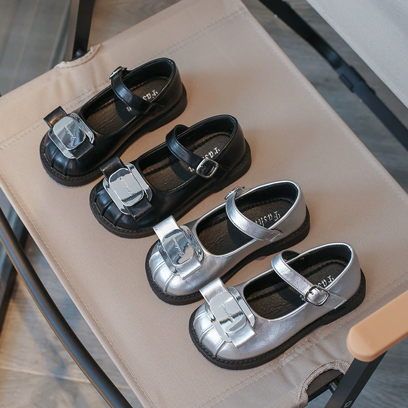 Детские кожаные туфли для девочек, осень 2025, новая модная модель с квадратным носком, мягкой подошвой, стильные туфли-принцессы для детей и девочек старшего возраста.