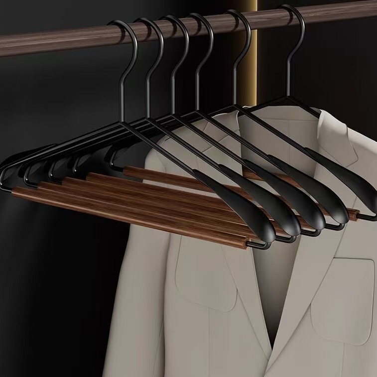 铁艺榉木加粗衣架宽肩服装店家用防滑无痕挂衣衣服撑子晾晒|undefined