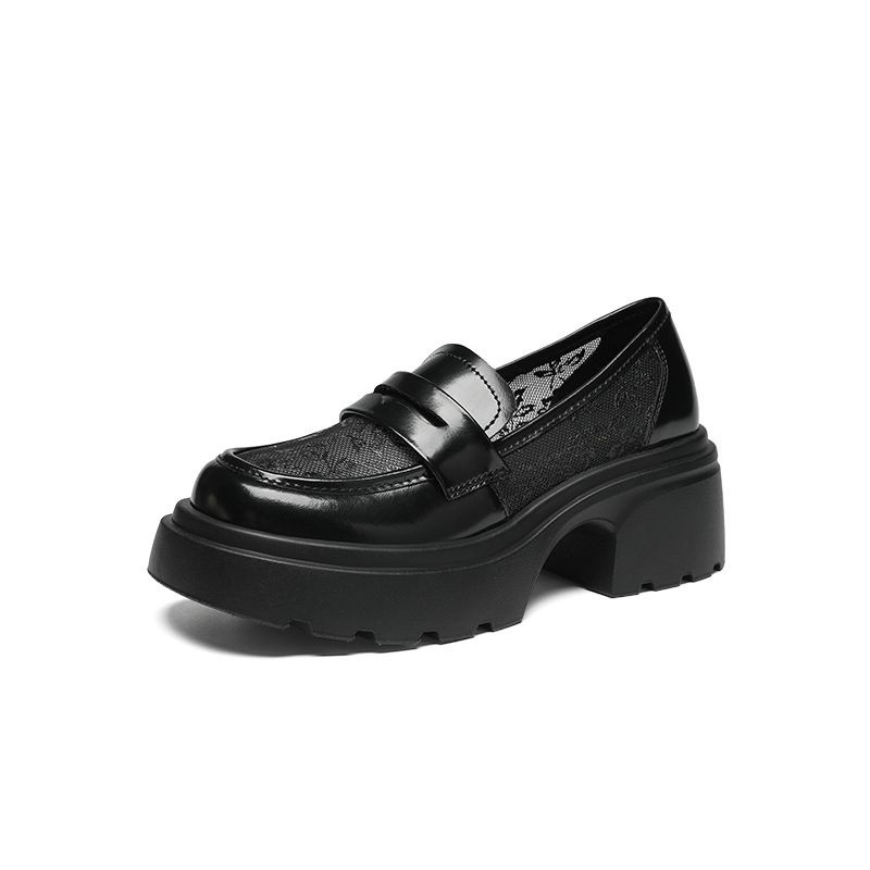2026 nuevo verano transpirable red de cabeza redonda malla un solo zapato de zapato británico aumento de altura negro versátil zapatos de cuero pequeños