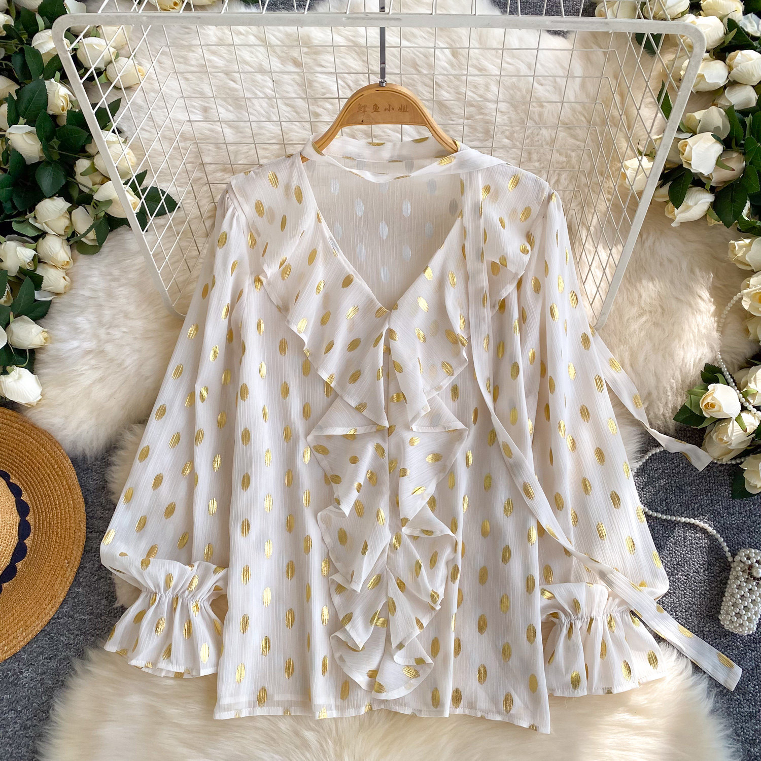 Camicia a pois stile francese con volant e fiocco manica lunga_voghion.com