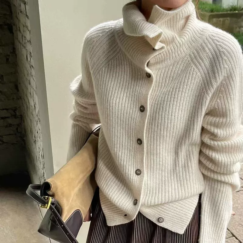 慵懒风高领单排扣针织开衫女秋冬新款欧货设计感高领加厚百搭毛衣