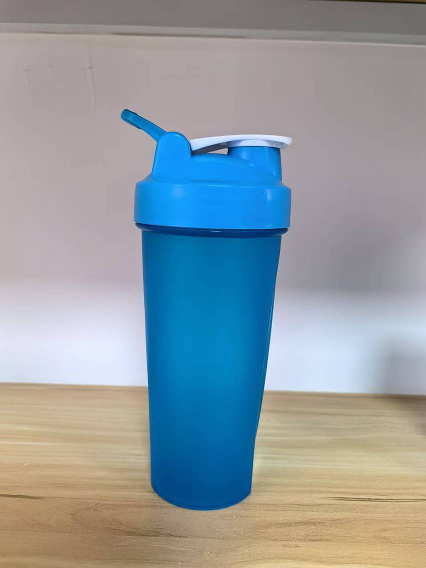 Suministro directo de fábrica 600ml Shake taza proteína polvo batido plástico al aire libre fitness deportes publicidad regalo impresión