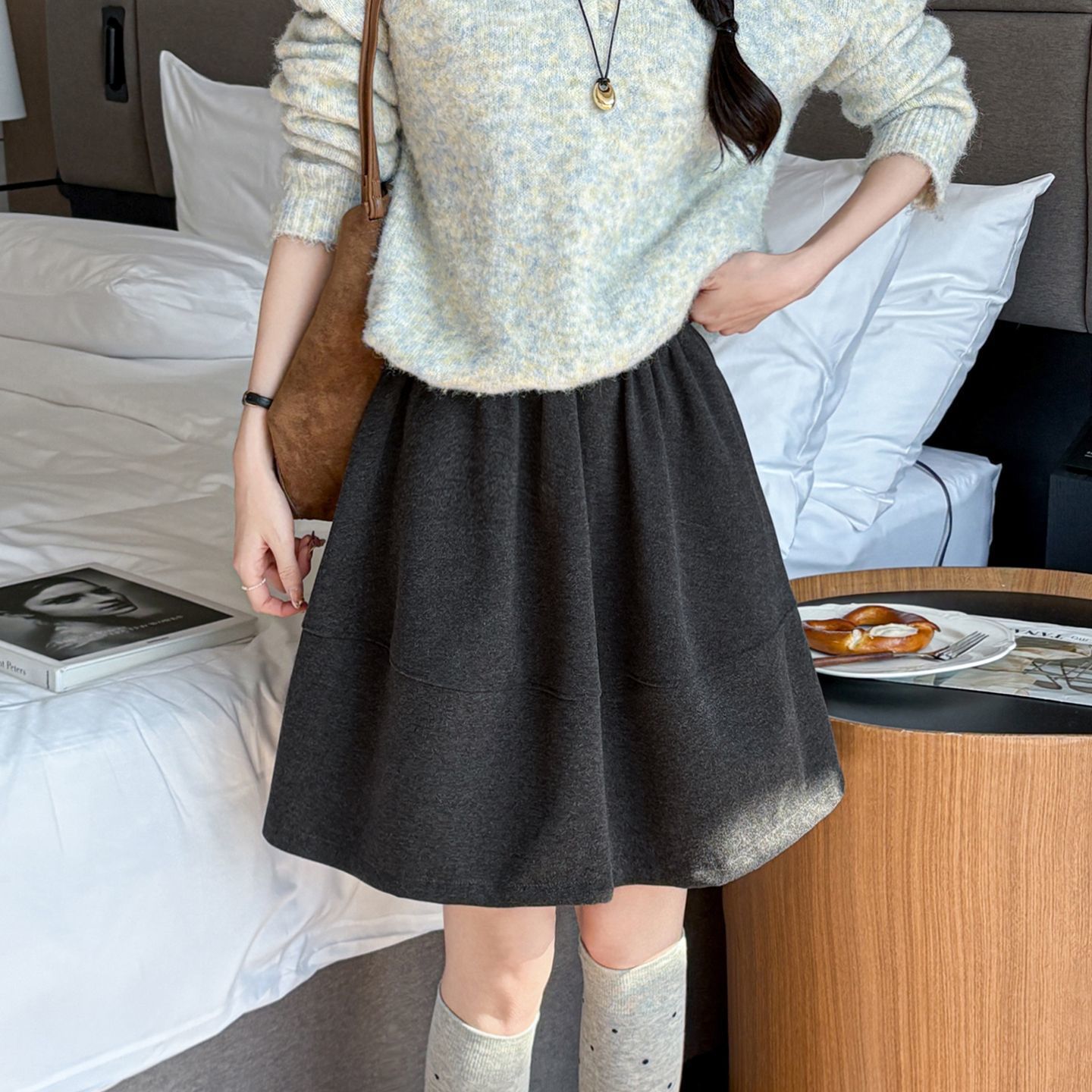 Korean Style Gray Woolen Skirt with Elastic Waist, Slimming Look A-Line Skirt, Autumn and Winter New Versatile Five-Point Bud Mid-Skirt