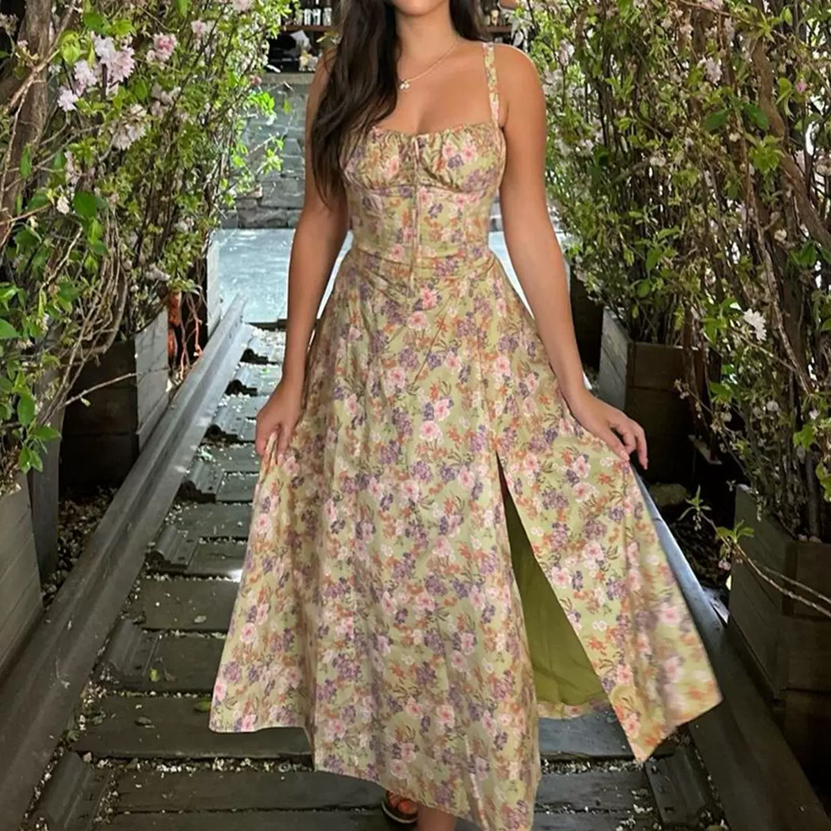 欧美跨境新品女装性感露背修身吊带连衣裙度假风碎花开叉中长裙子