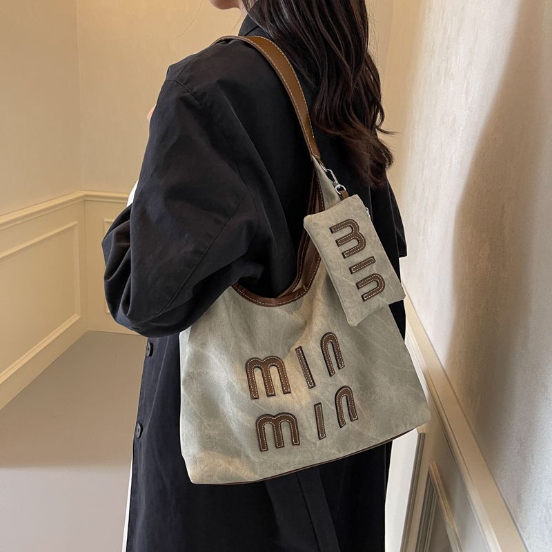 メーカー卸売り大容量バッグ女性ファッションカジュアルシングルショルダーバッグ女性ソフト面通勤ショルダーバッグ女性|undefined