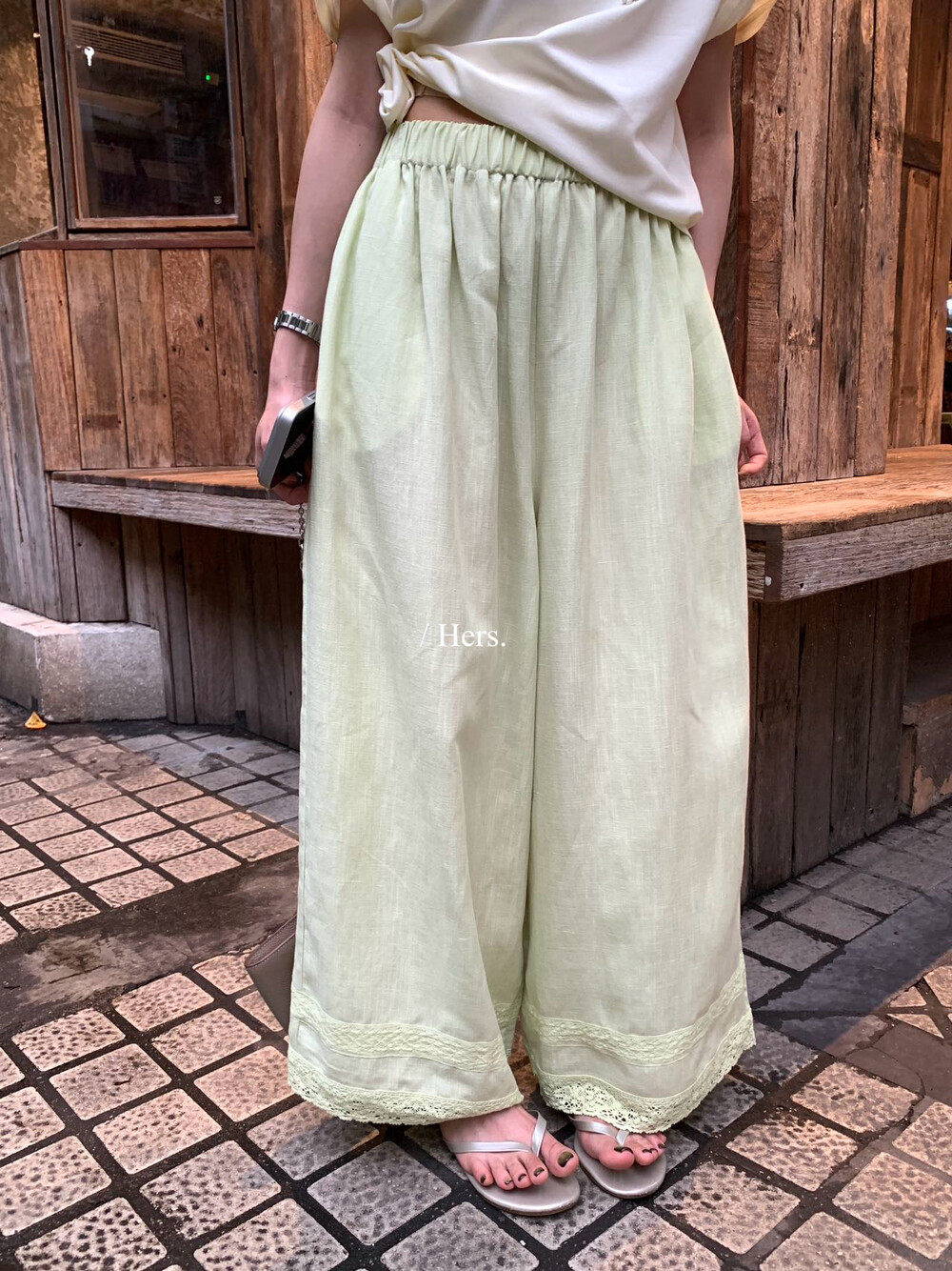 Quần culottes nữ ống rộng cạp cao chun eo viền ren dáng suông — màu trắng, xanh lá cây, yến mạch chi tiết 6