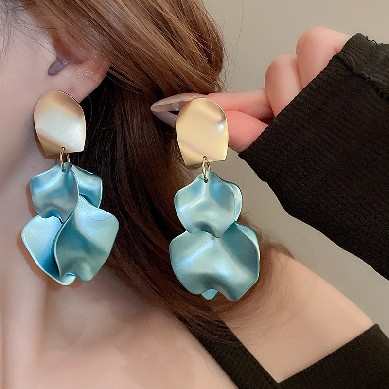 Pendientes de borla de flores de tul de aguja de plata Pendientes de súper hada verde menta fresca Pendientes de diseño exagerado de nicho