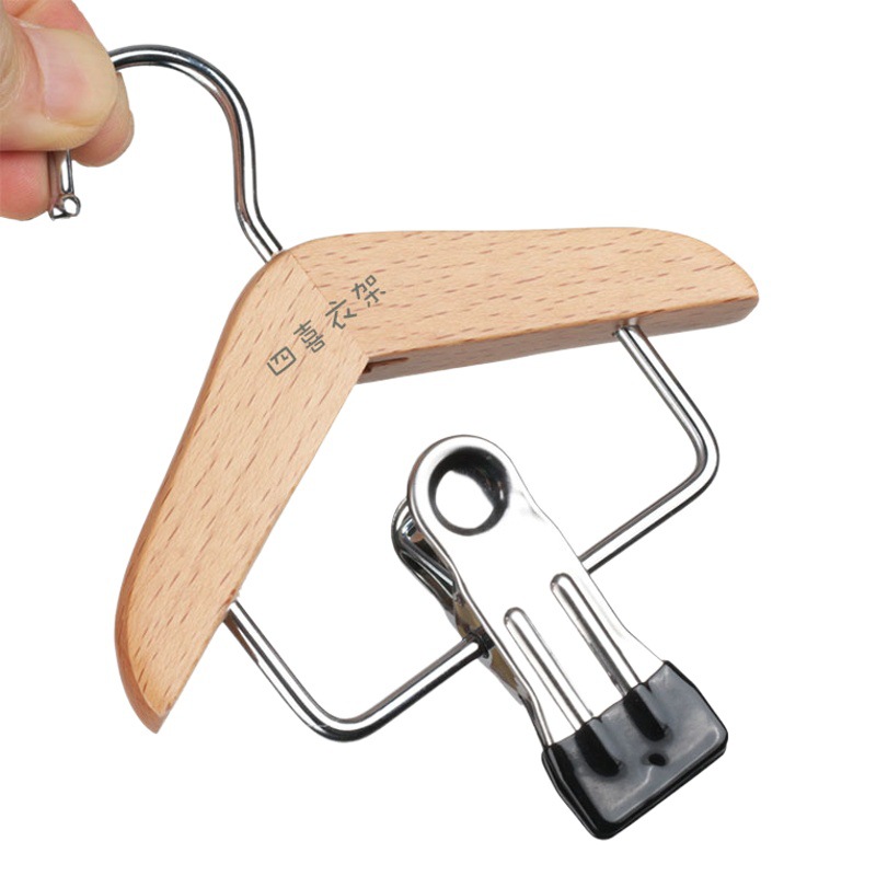 Venta al por mayor para mascotas percha de madera gato perro percha haya mini ropa clip hogar pequeño percha soporte de exhibición