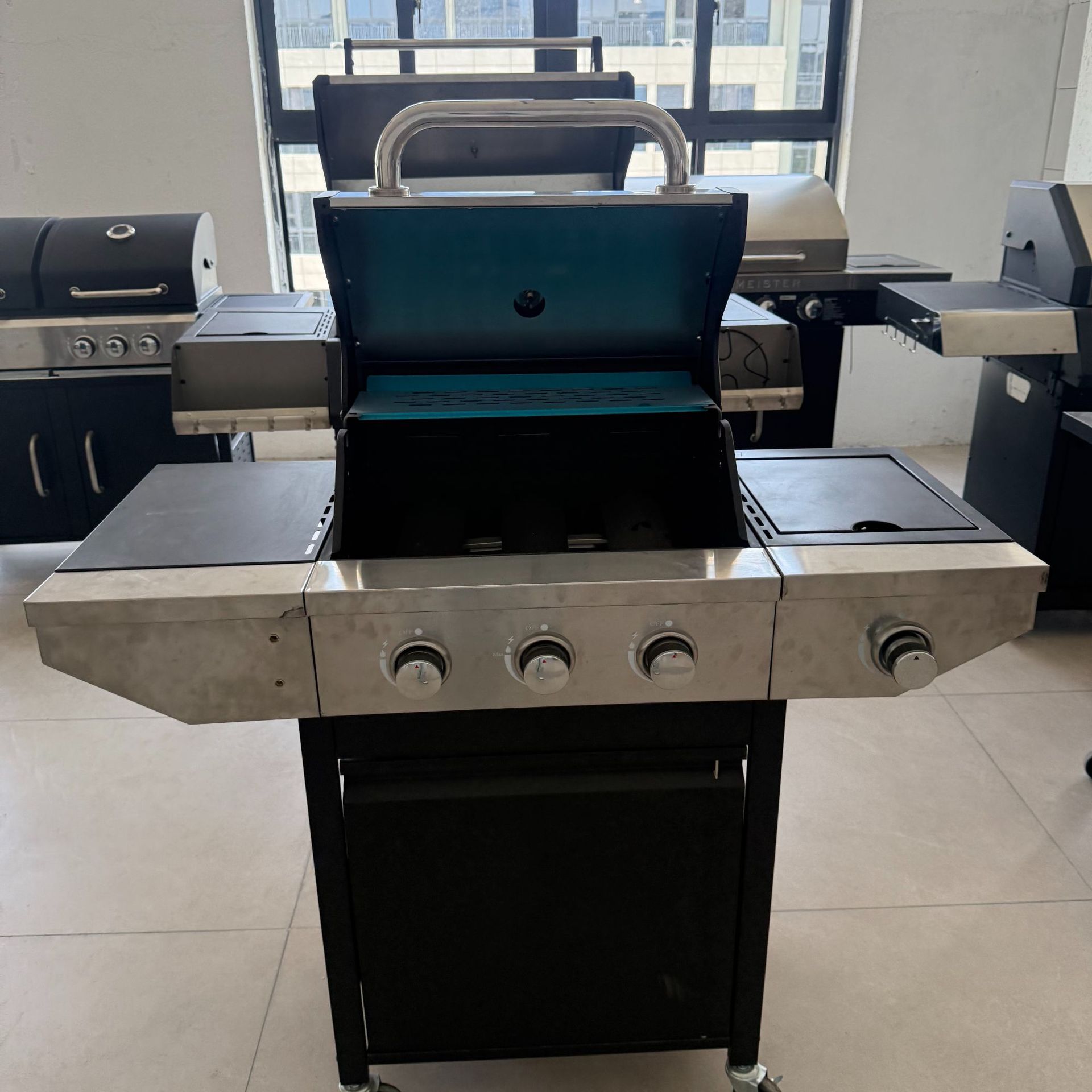 Barbacoa de acero inoxidable para el hogar transfronterizo grande para acampar con horno lateral, estufa de gas, parrilla de gas licuado al aire libre al por mayor