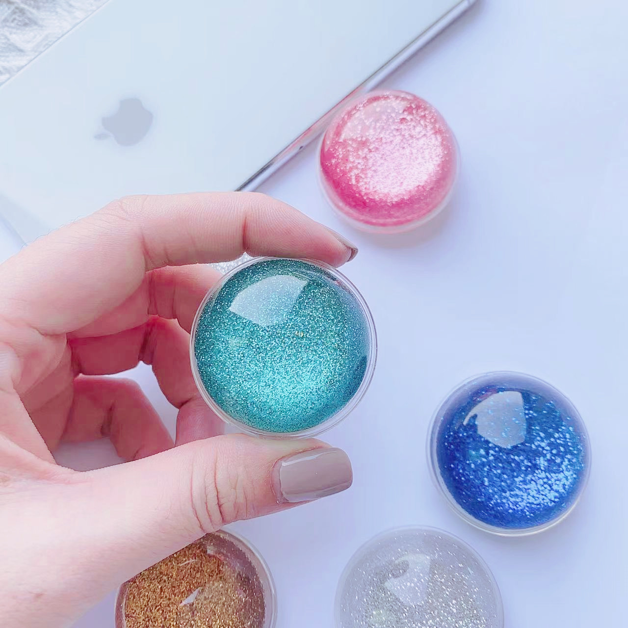 Blogger's same style dropper glitter airbag desktop stand, fine powder crystal ball three-dimensional phone stand_voghion.com