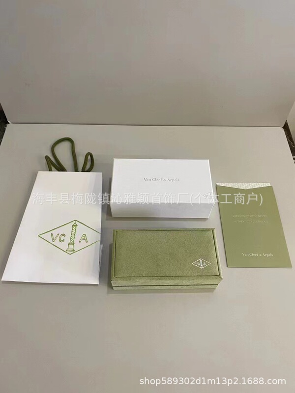 高版本mini四叶草红玛瑙六花手链女名媛高级感小众对版现货厂批发|undefined