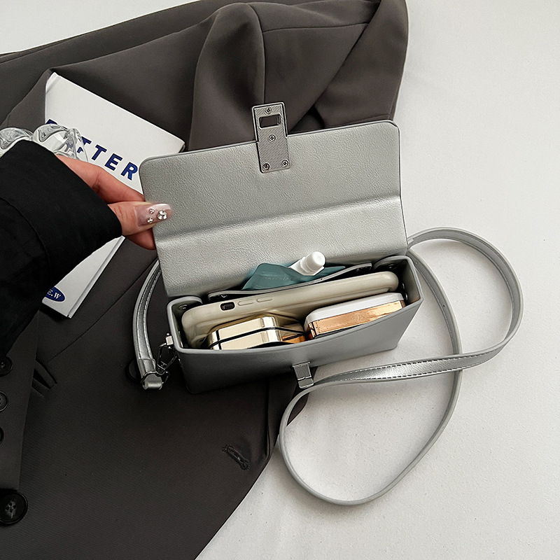 Bolso de hombro transfronterizo Bolso de moda de alta gama para mujer Bolso de mensajero de textura de diseño de nicho de todo fósforo casual