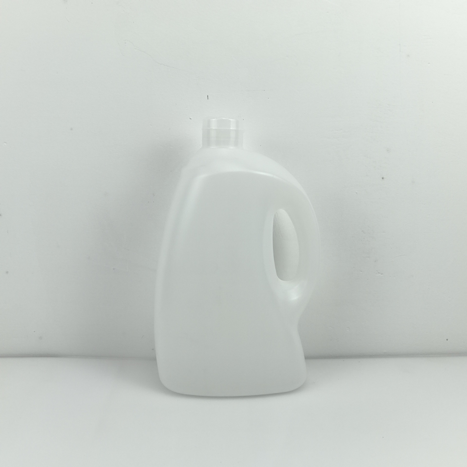 2L塑料桶PE塑料瓶4斤食品级油壶礼盒装茶油壶乳白色花生油瓶胶壶