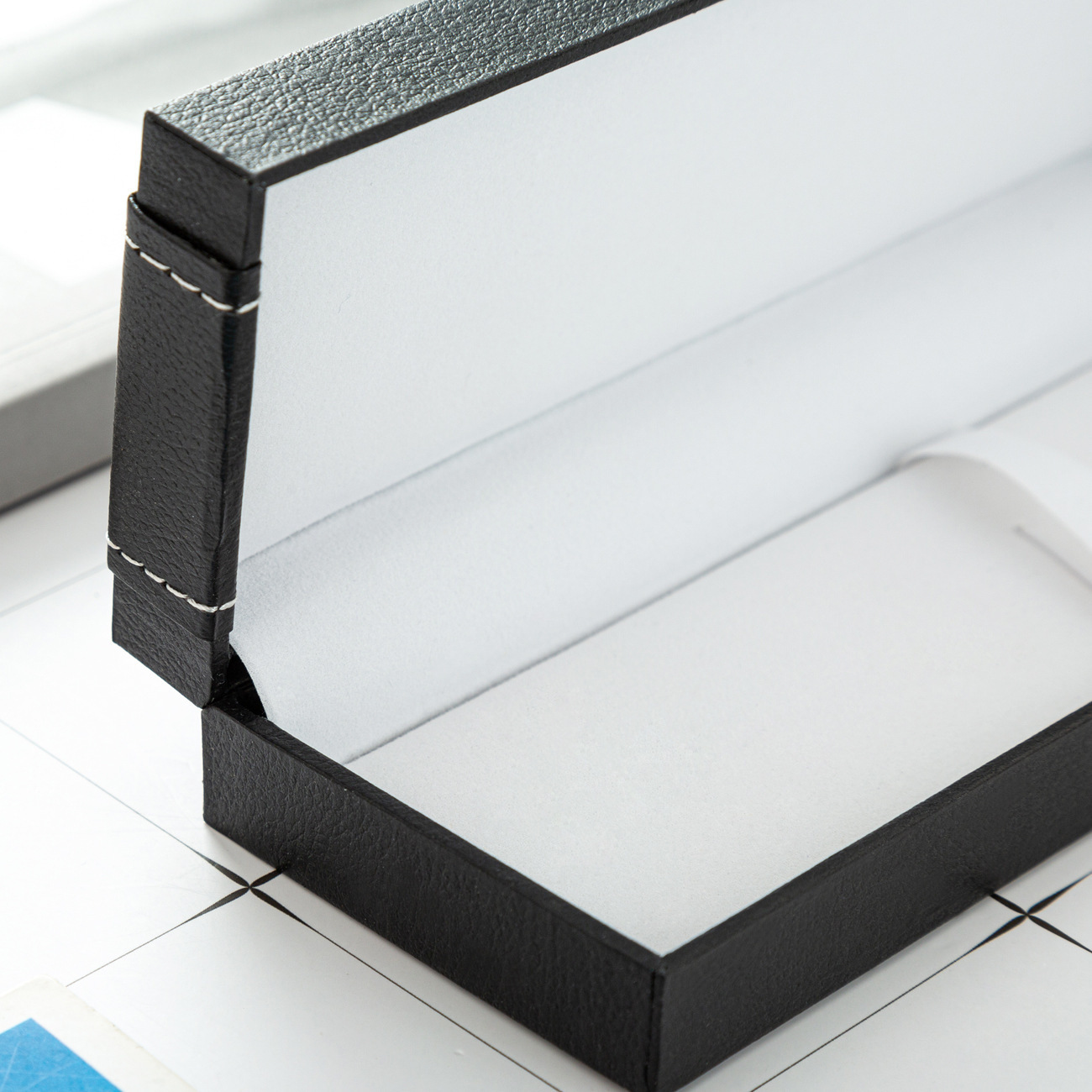 Fabricantes de publicidad de bolígrafo de regalo caja de cuero caja de regalo de metal papelería soporte de impresión logotipo