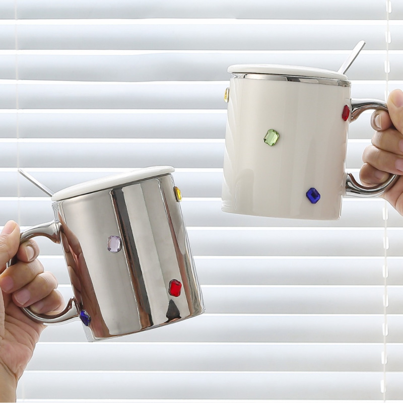 電気メッキ宝石マグ、蓋とスプーン付きの見栄えの良いクリエイティブセラミックマグ、家庭用カップルウォーターカップ、朝食ミルクカップ|undefined