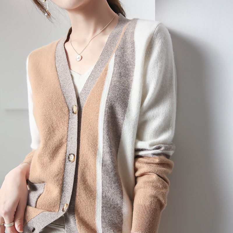 2022 Autumn and winter new pattern Pure wool Color matching Cardigan sweater knitting coat V-neck Self cultivation Thin section Long sleeve