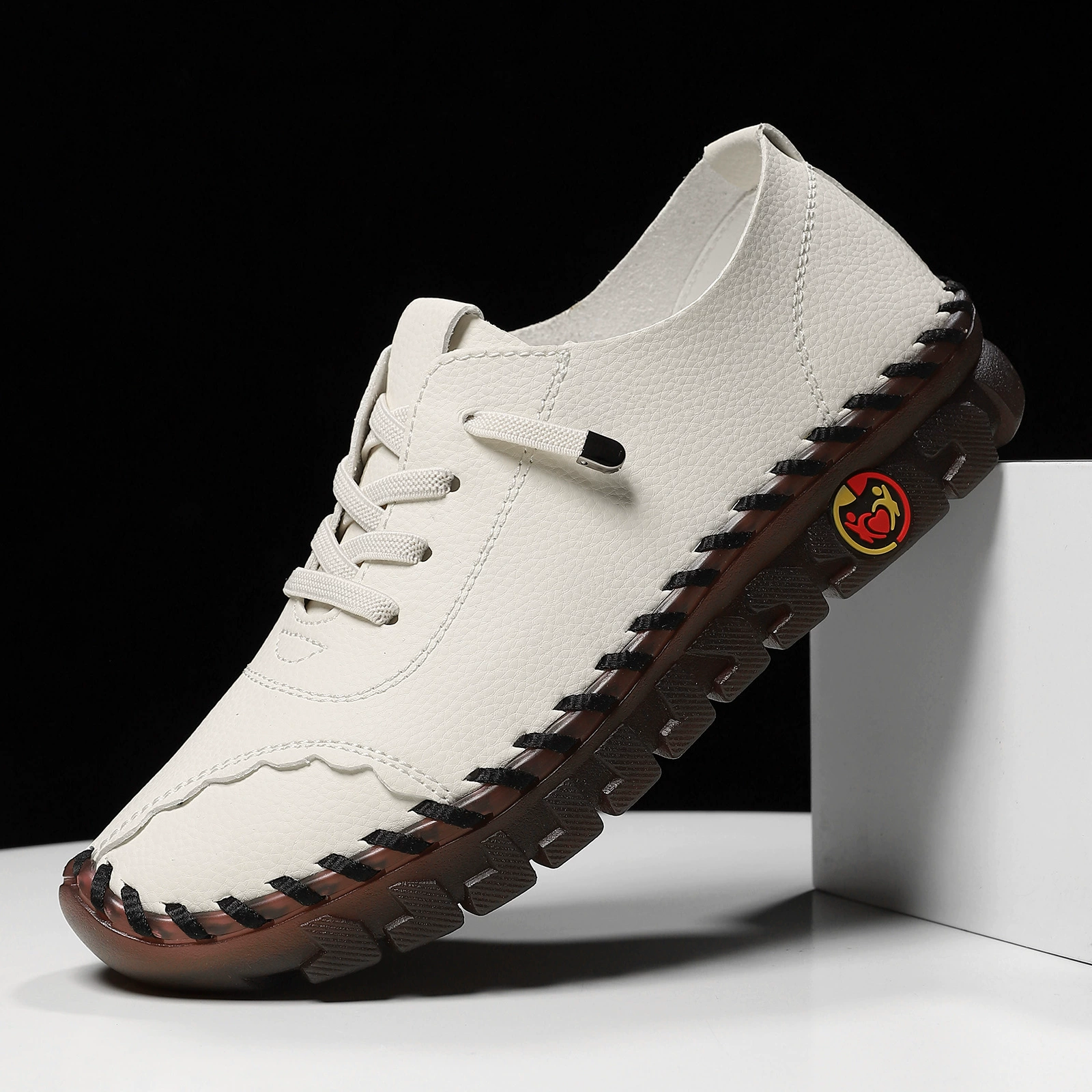 Высококачественная трансграничная популярная повседневная универсальная обувь ручной работы на мягкой подошве для мам, женская обувь большого размера, туфли на плоской подошве, повседневная обувь