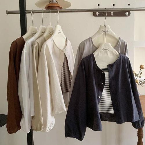 Spring and Autumn Korean version 2025 new small short long-sleeved shirt for women versatile literary and artistic round neck top for women