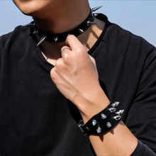 跨境外贸爆款朋克PU皮革手环尖铆钉手腕带万圣节礼物cosplay手链