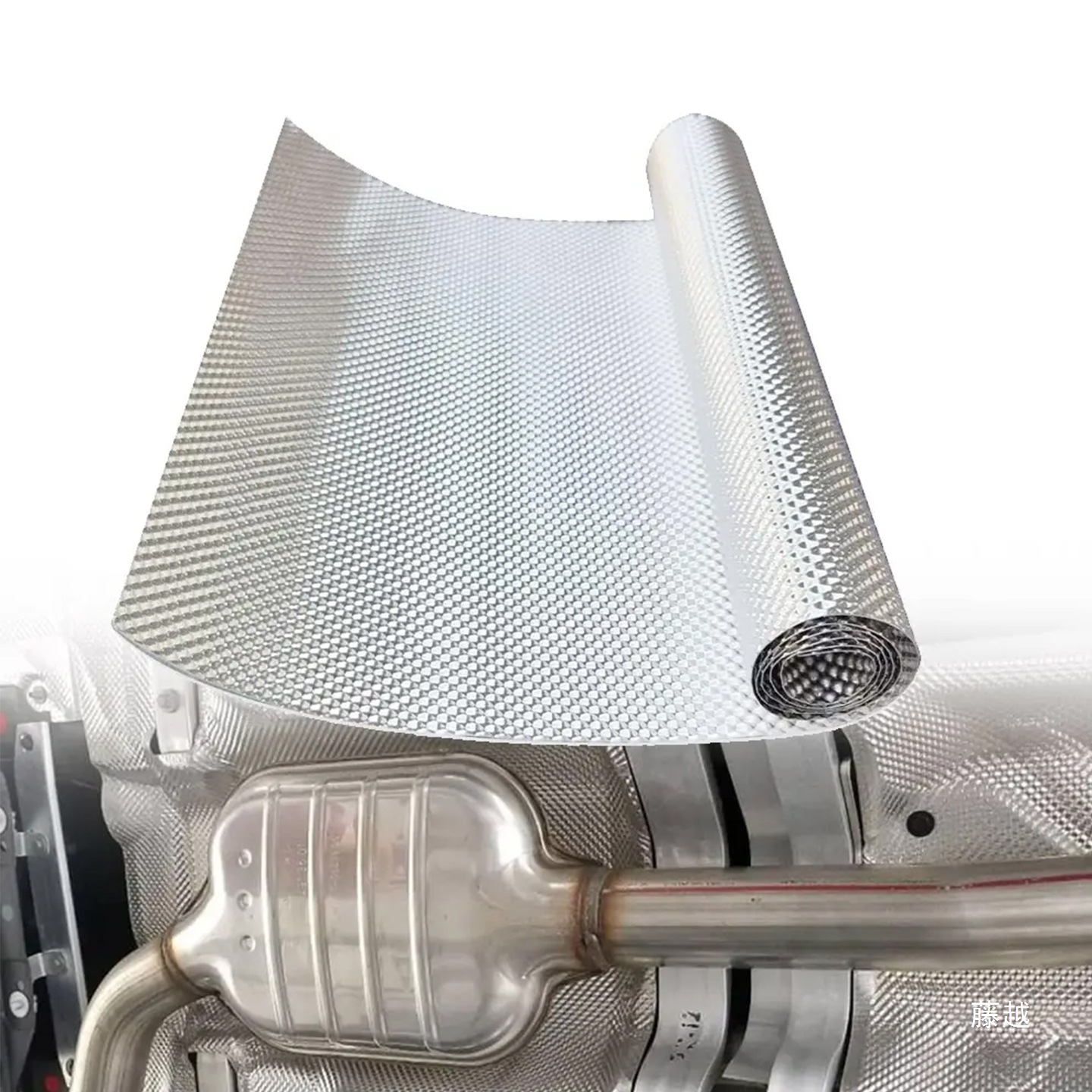 Engine compartment, other rear chassis components, three-way catalytic converter, muffler, car aluminum plate, insulated exhaust pipe