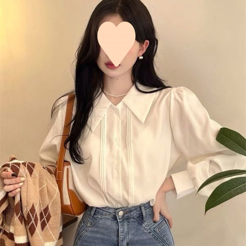Women's winter white turtleneck shirt with pleated bellows lining, layered wear, unique design long-sleeved top