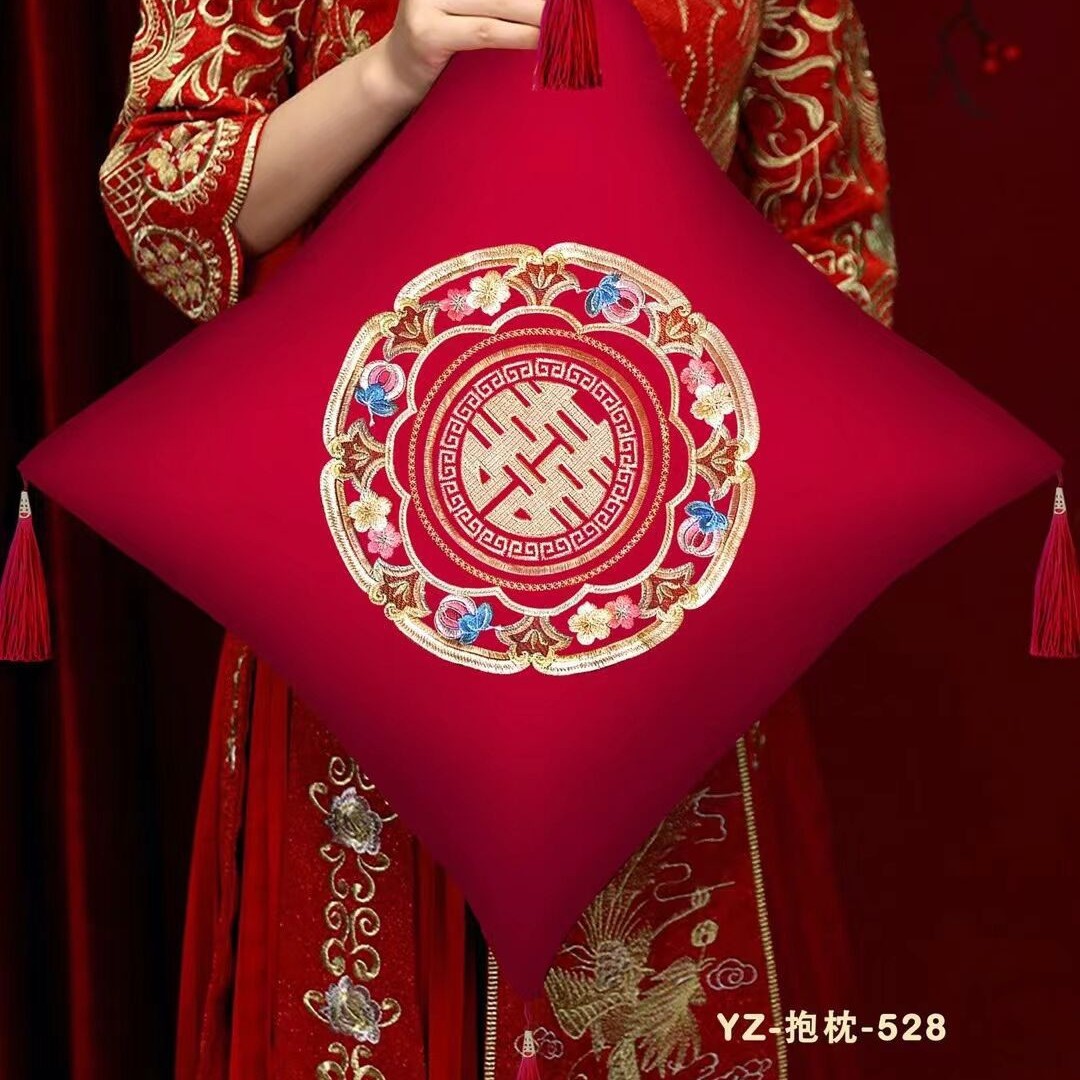 Suministros de Boda boda Xi personaje almohada pareja bordado chino cojín cored sala de bodas sofá almohada decorativa al por mayor