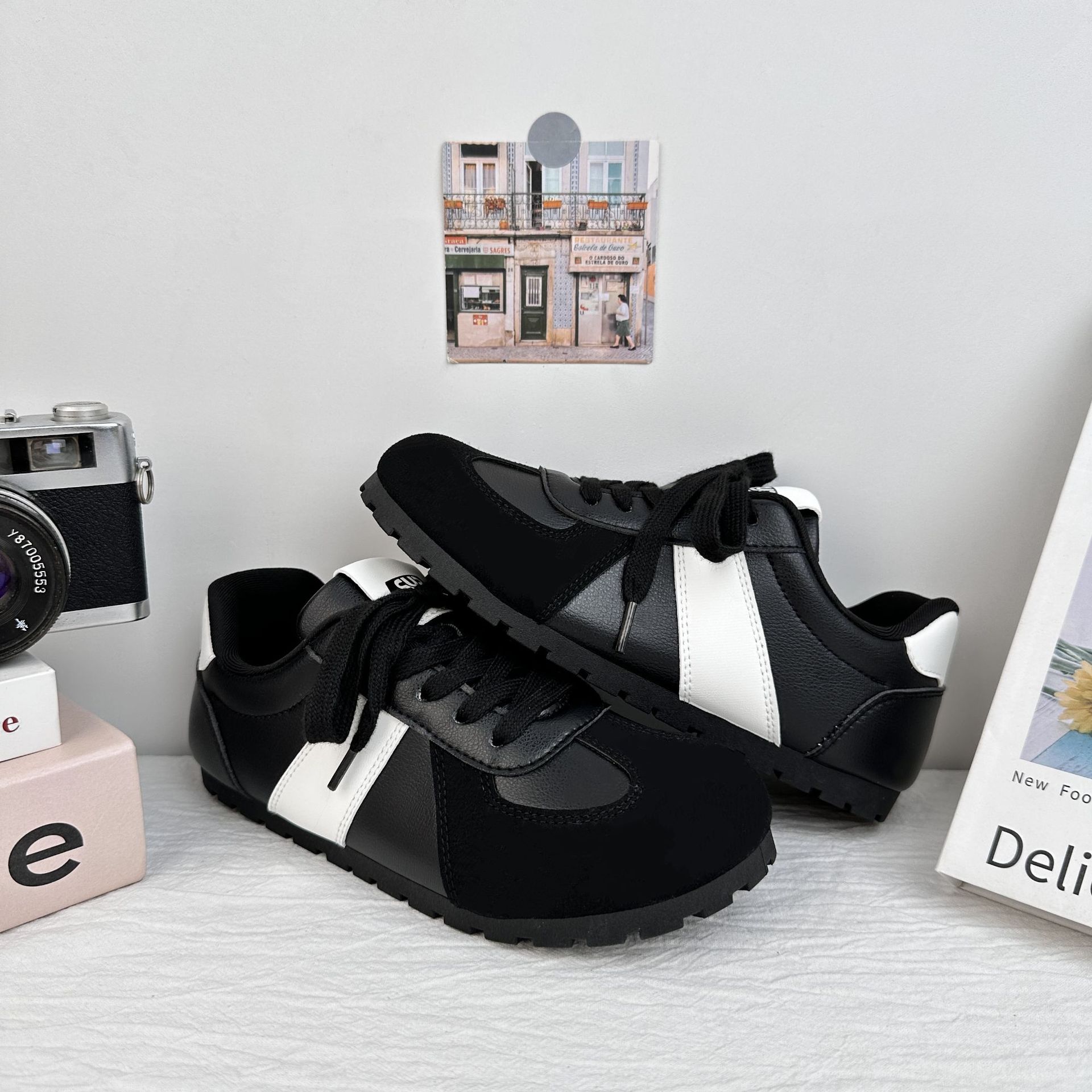 YUANBO explosión de zapatos de mujer de entrenamiento de verano 2025 nuevos zapatos casuales de nicho ligeros transpirables zapatos de moda pequeños zapatos blancos