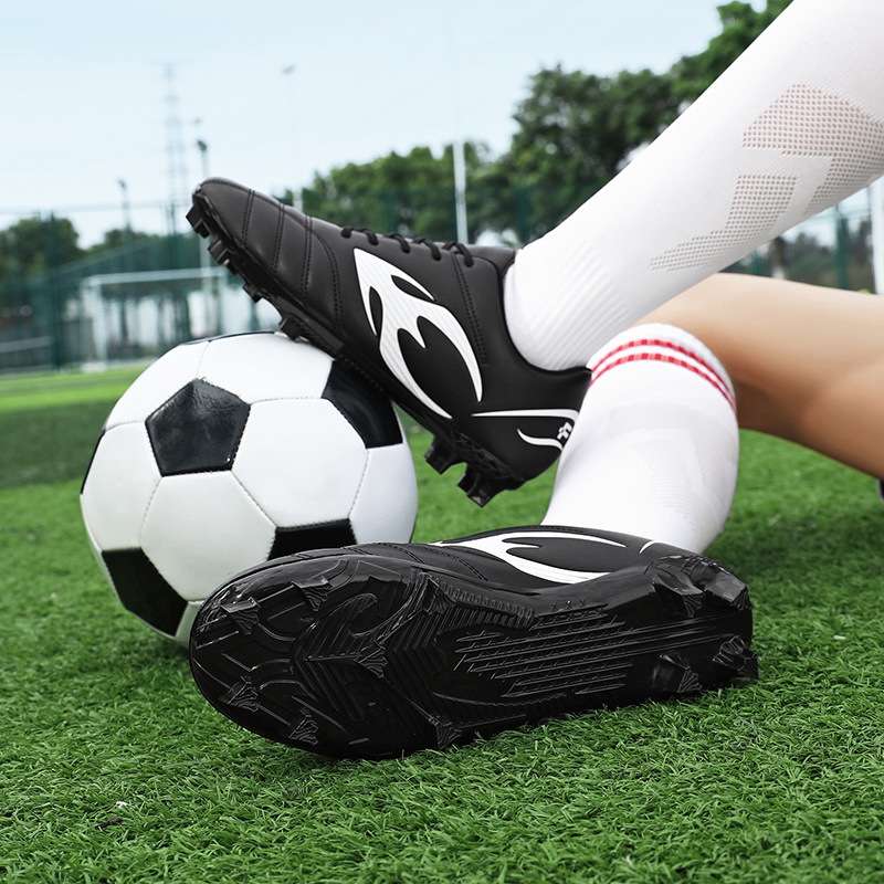 Zapatos de fútbol personalizados para hombres adultos zapatos de fútbol juveniles TF zapatos de entrenamiento de clavos AG clavos comerciales internacionales transfronterizos
