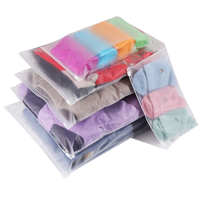 Bolsa de ropa esmerilada transparente de PE al por mayor bolsa de embalaje de ropa al contado calcetines de ropa interior bolsa con cremallera de bolsillo autosellada