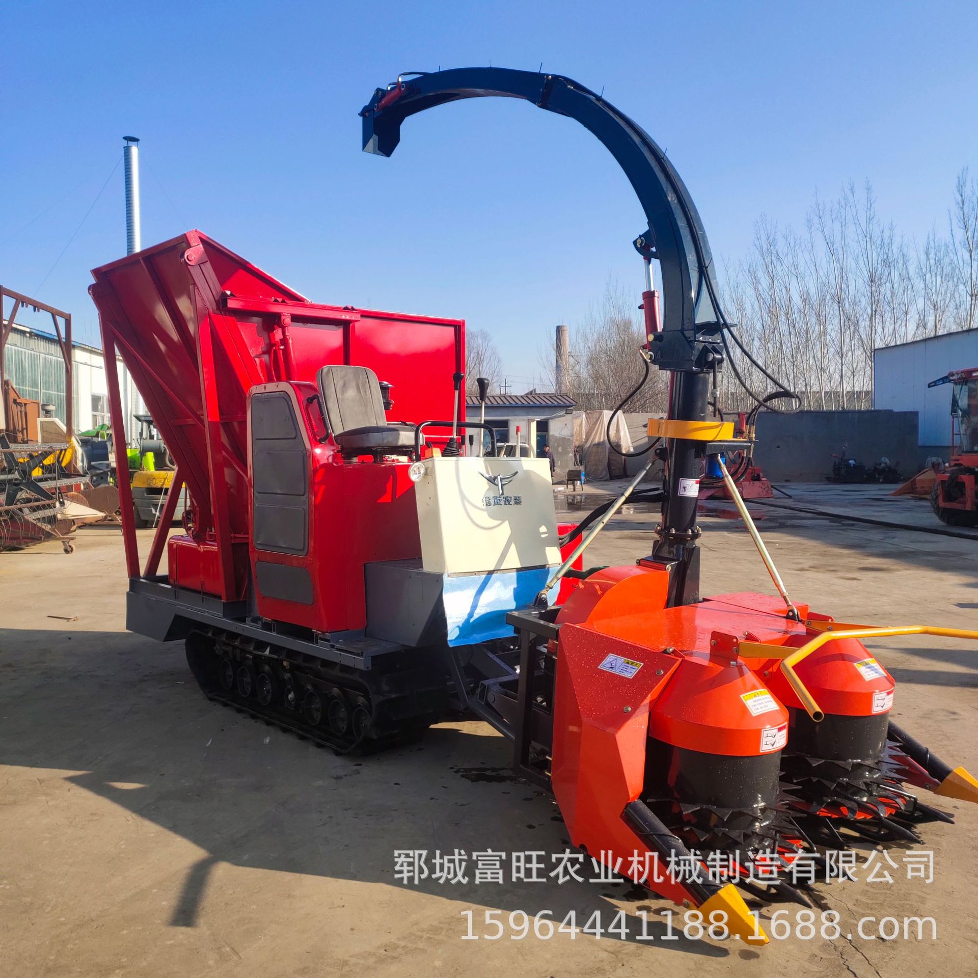 小型青储机，农用履带式拖拉机100大马力耕地玉米青储机家用两行