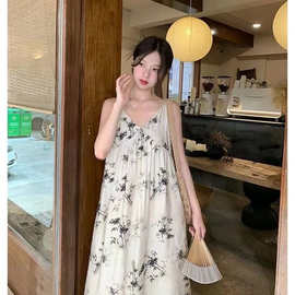 国风新中式碎花吊带裙2024年新款夏季度假风设计感印花长裙女装