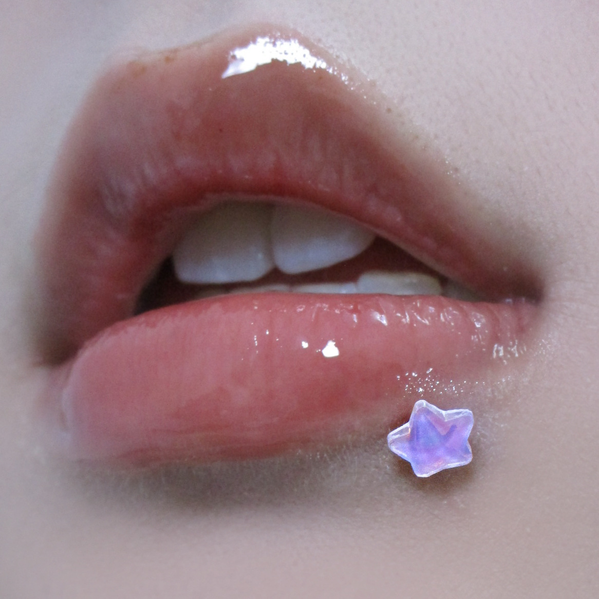Pointed titanium steel lip stud product view