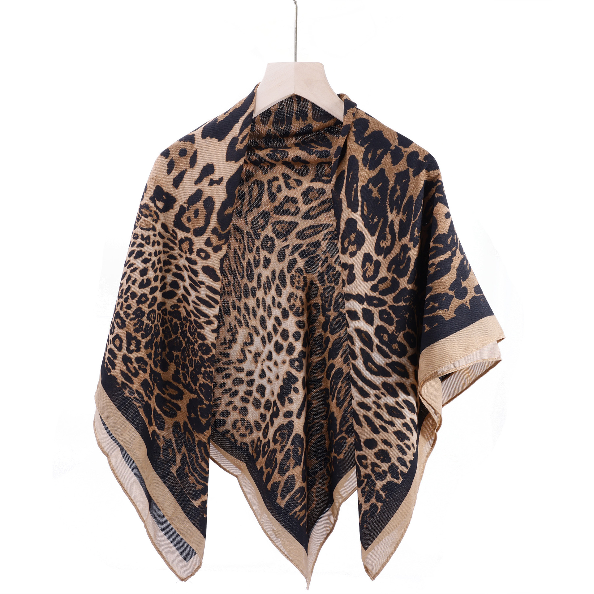 Foulard in seta stampa leopardata con nappe da donna_voghion.com