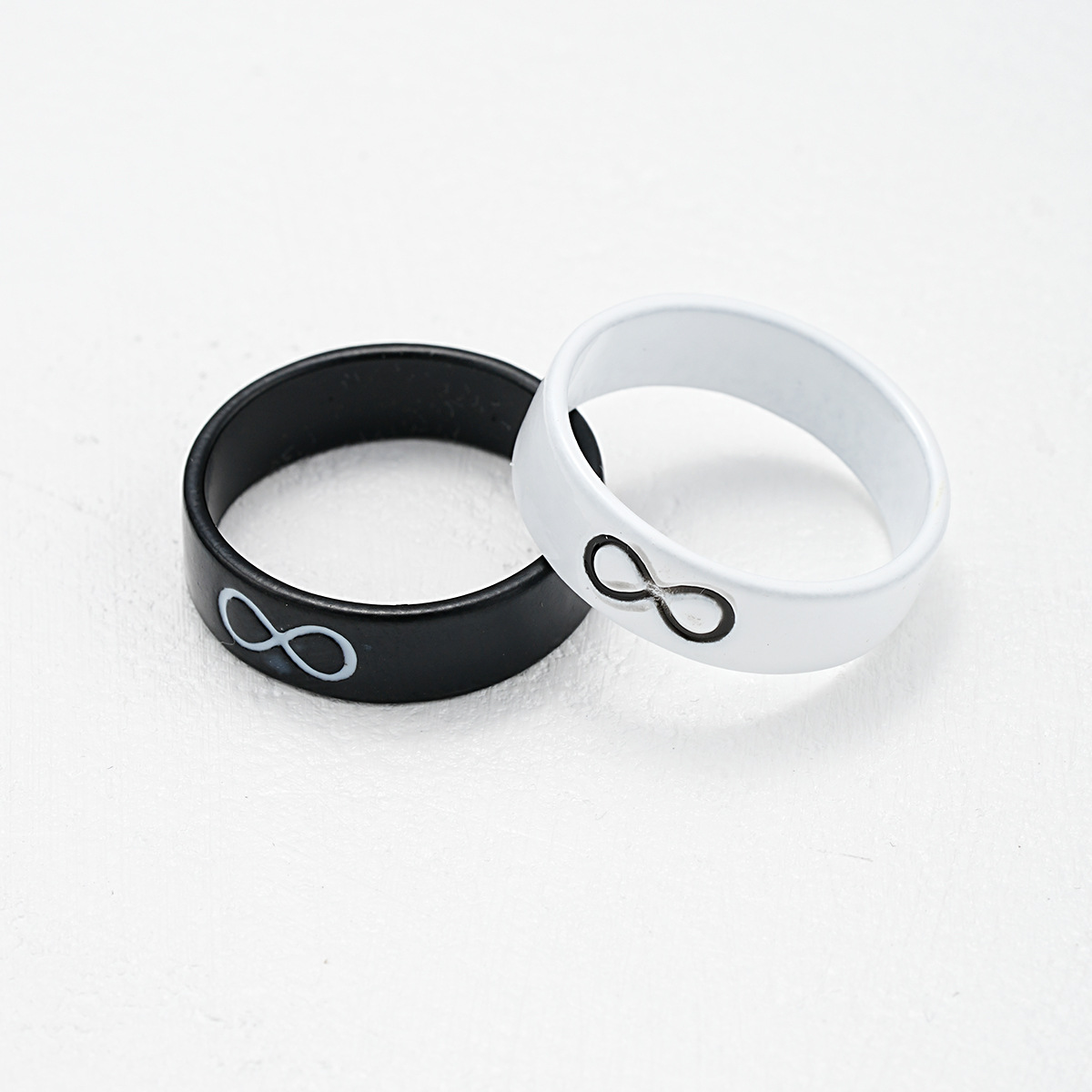 Couple Ring Black And White Lucky 8 Character Design Set_voghion.com