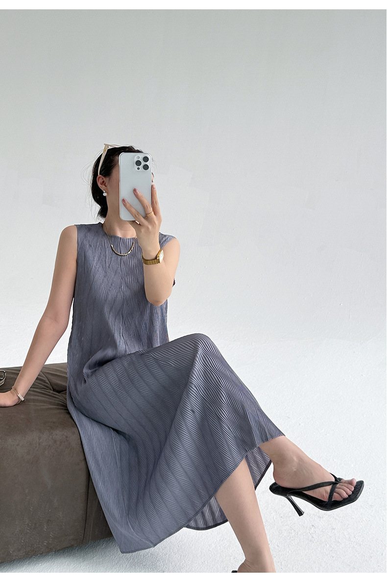 Đầm maxi nữ không tay cổ tròn chất liệu nhăn phong cách hiện đại — màu đen chi tiết 10