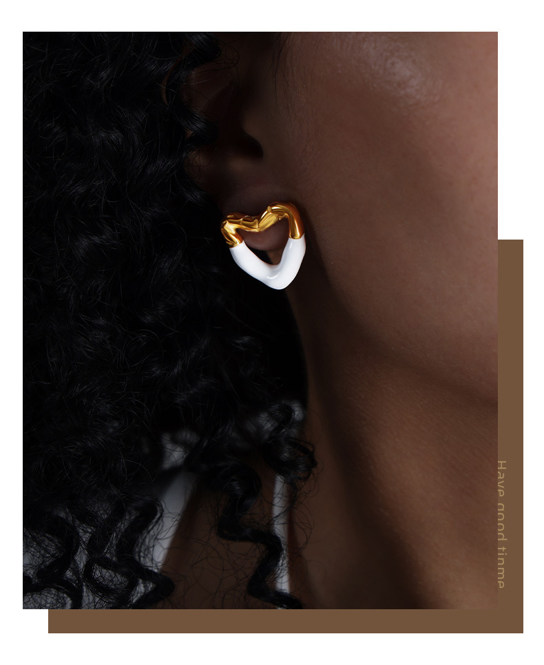 13g Weight 1 Pair IG Style Simple Style Heart Shape Enamel Plating Hollow Out Titanium Steel 18K Gold Plated Ear Studs