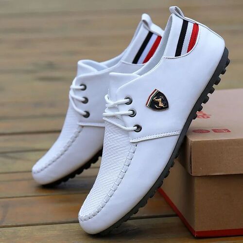 Spring new style loafers, casual shoes for men, trendy shoes, breathable Korean-style trendy leather shoes, versatile white shoes for men.