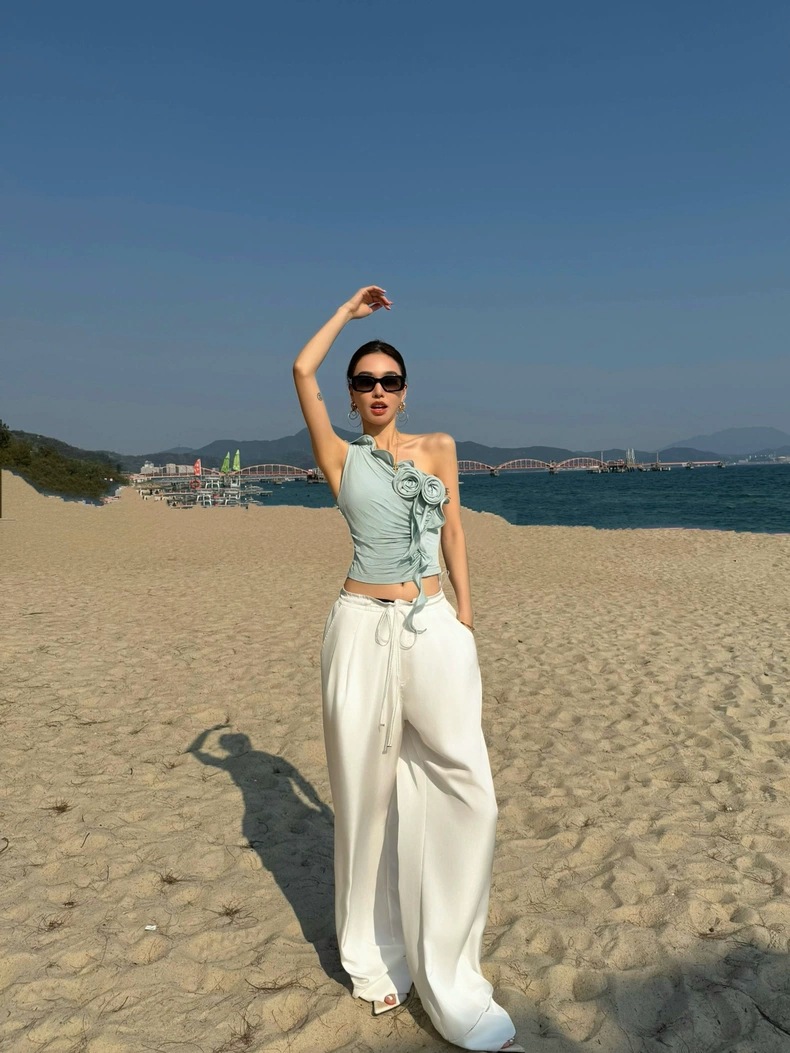 25 diseño de nicho de verano, hombros inclinados, sin espalda, delgado, corto, tridimensional, chaleco rosa, estilo de vacaciones junto al mar