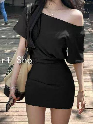 小个子收腰灰色斜肩包臀裙子女夏季新款纯欲辣妹风露肩连衣裙|undefined
