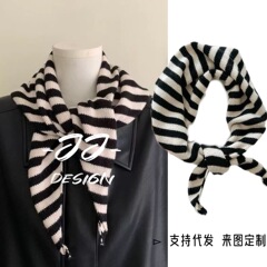 韓国に輸出オリジナルシングルニットストライプ三角スカーフレトロファッショナブルな小さなスカーフショール新しい春夏チョッキ多用途