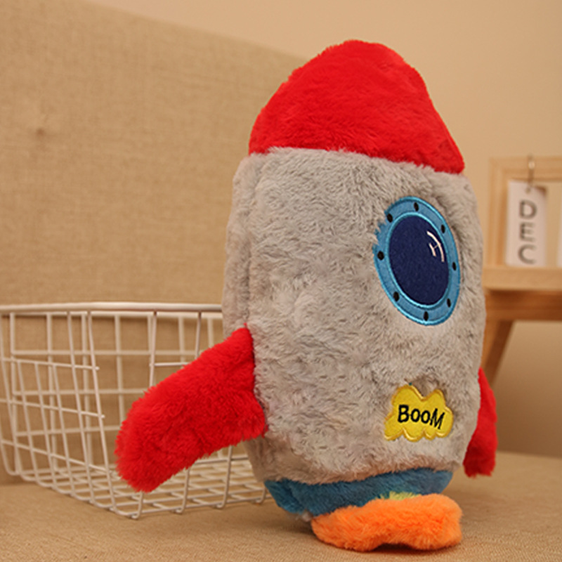 Agarra la muñeca muñeca muñeca muñeca dibujos animados avión cohete juguete de peluche niño amigo regalo de cumpleaños juguete al por mayor