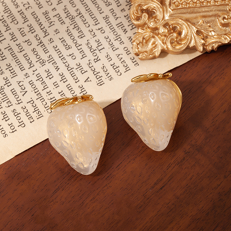 Golden Plated Plating Material 1 Pair Cute Streetwear Strawberry Resin Ear Studs