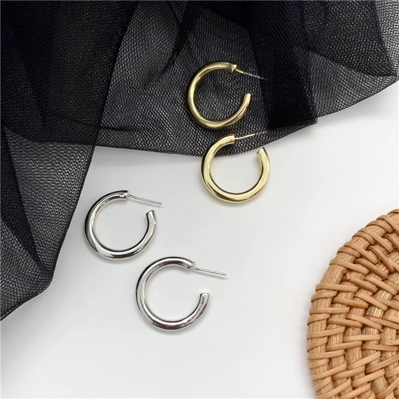 Retro sophisticated earrings, 2025 years, high-quality style, light luxury style