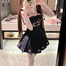 韩系软妹可爱少女套装女春秋季长袖打底上衣牛仔背带百褶裙两件套